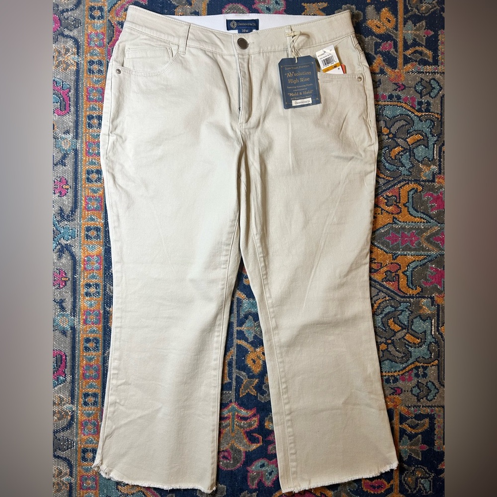 Democracy “Ab” Solution Crop Barely Boot with Tulip Fray Hem NWT